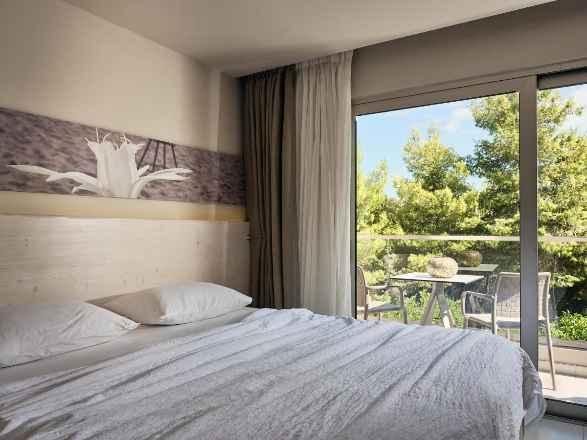 Ionian Hill Hotel 4*